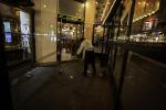 FRANCE - PARIS : Couvre feu jour 3 - Curfew Day 3