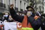 FRANCE : PARIS MANIFESTATION CONTRE LES LICENCIEMENTS - PROTEST AGAINST DISMISSALS